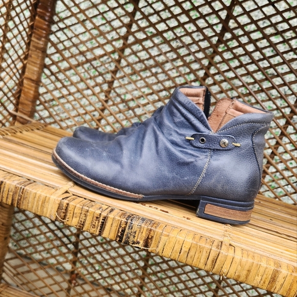 Wanda Panda Gray Leather Ankle Boots Zipper Womens size 8 EU 39 Fall Winter - Picture 9 of 9